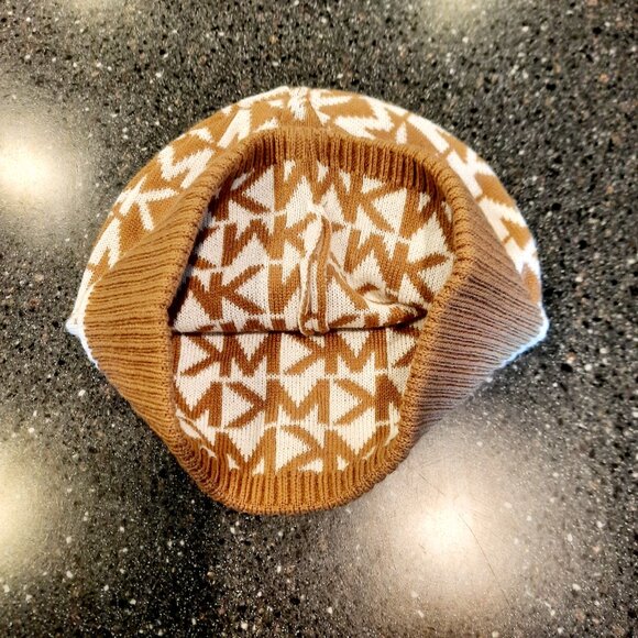 Like NEW Michael Kors Signature Logo Beanie in Camel - Picture 3 of 6